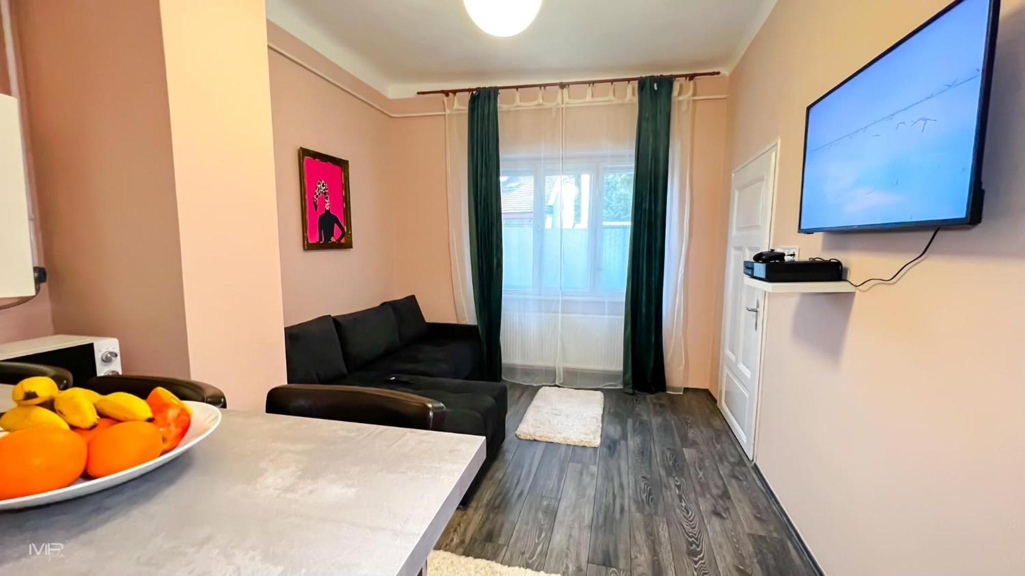 Flamingo Rezidencia Apartman Eger Exterior photo